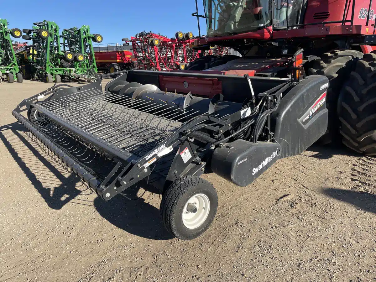 Gallery image 1 for Used 2014 MacDon PW7 Header - Pickup