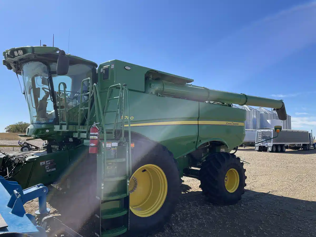 Gallery image 1 for Used 2024 John Deere S780 Combine