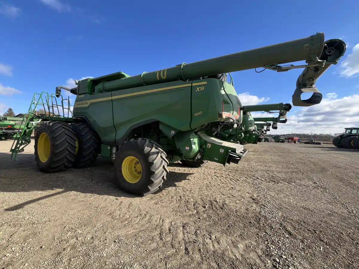Gallery image 2 for Used 2022 John Deere X9 1100 Combine