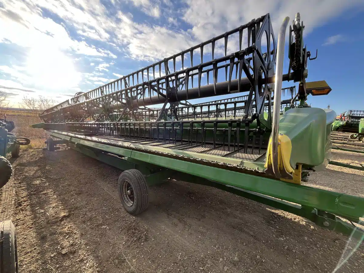 Gallery image 1 for Used 2021 John Deere HD45R Header - Draper