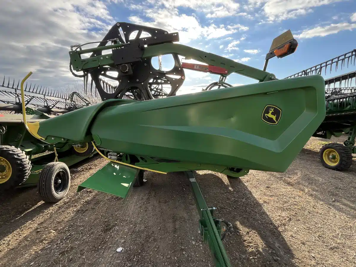 Gallery image 2 for Used 2021 John Deere HD45R Header - Draper