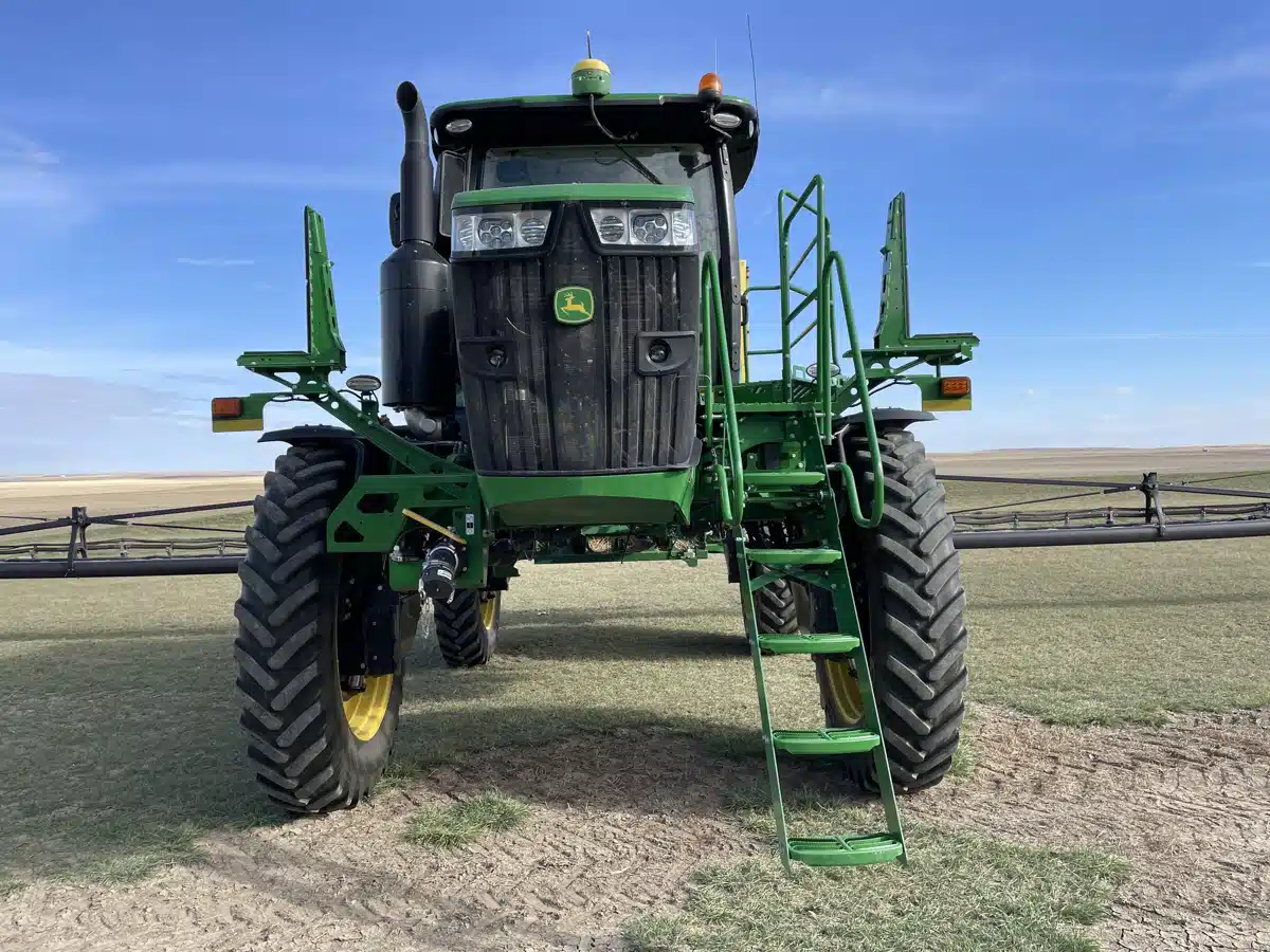 Gallery image 2 for Used 2019 John Deere R4045 Sprayer - Self Propelled