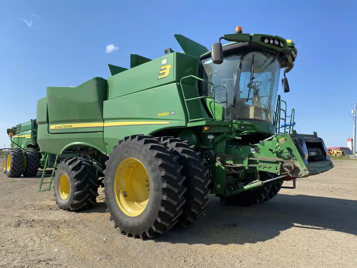 Gallery image 2 for Used 2016 John Deere S680 Combine