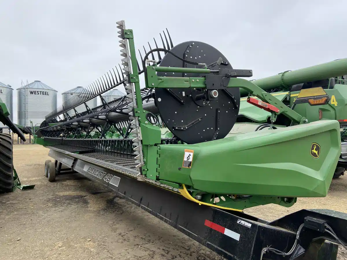 Gallery image 1 for Used 2024 John Deere HD50R Header - Draper