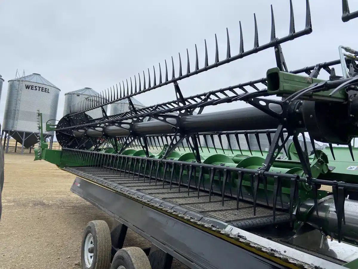 Gallery image 2 for Used 2024 John Deere HD50R Header - Draper