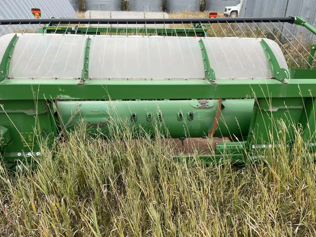 Gallery image 2 for 2019 John Deere 615P Header - Draper