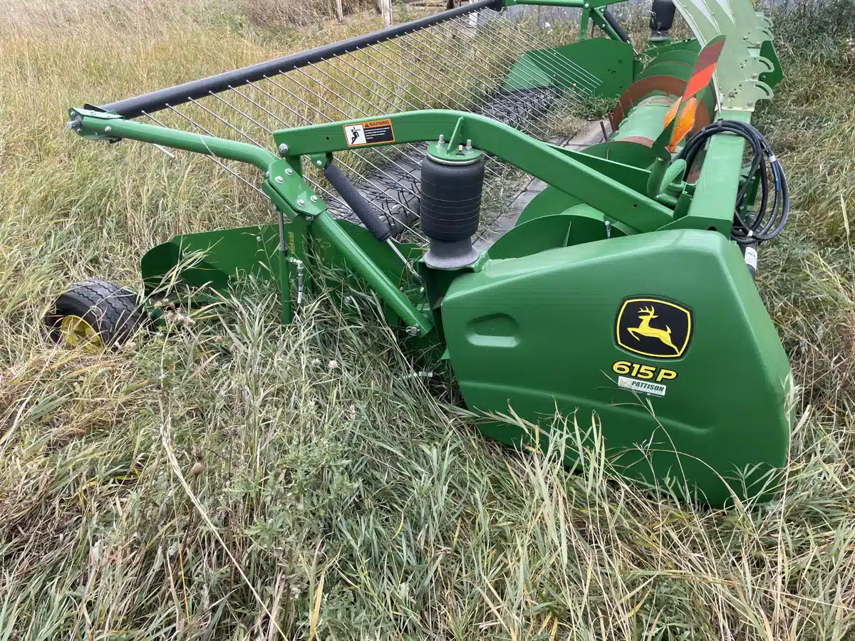 Gallery image 2 for 2019 John Deere 615P Header - Draper