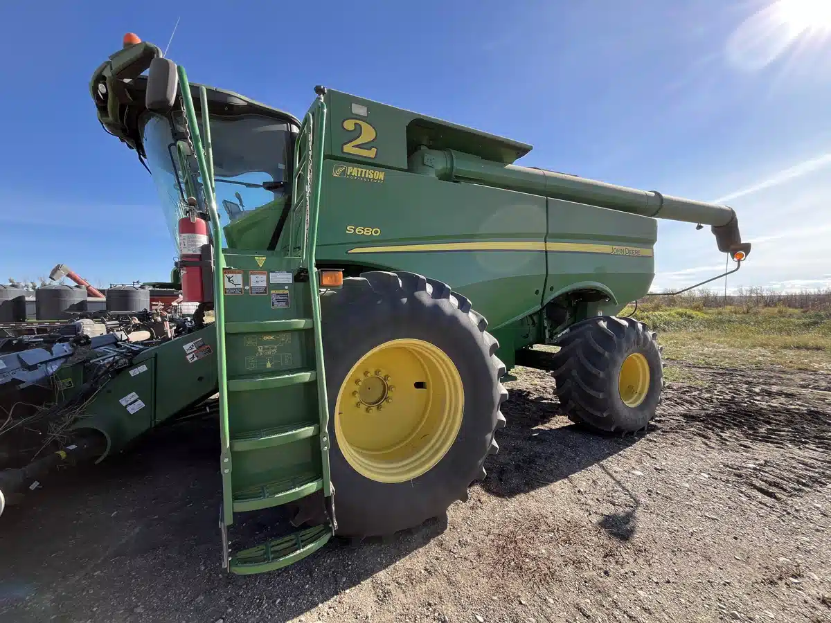 Gallery image 1 for Used 2013 John Deere S680 Combine