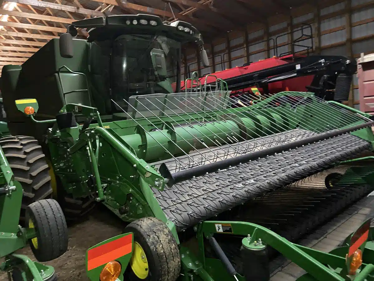 Gallery image 2 for Used 2018 John Deere 615P Header - Draper