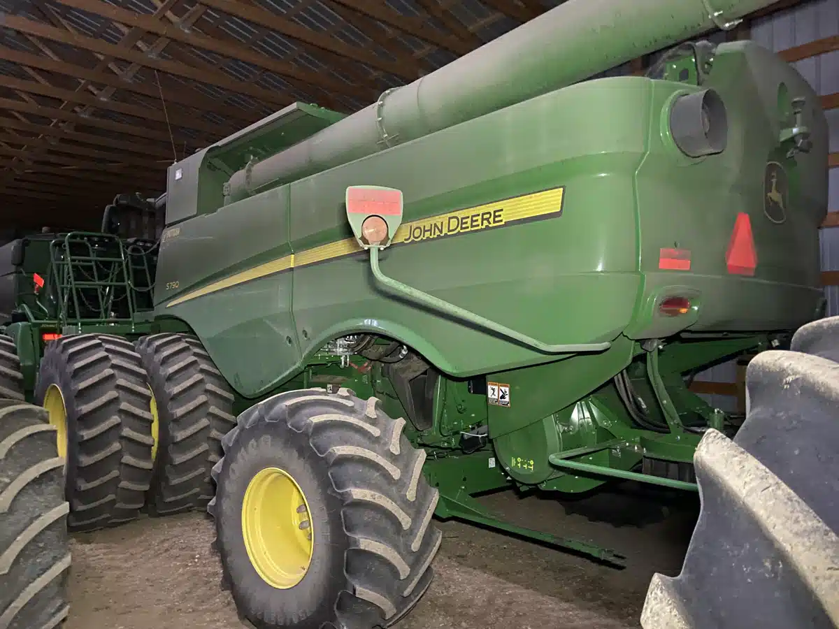 Gallery image 2 for Used 2021 John Deere S790 Combine