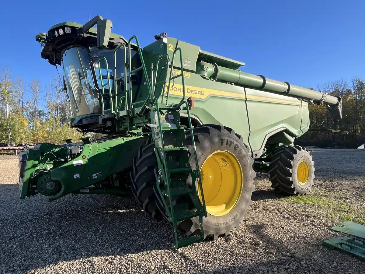 Gallery image 1 for Used 2022 John Deere X9 1100 Combine