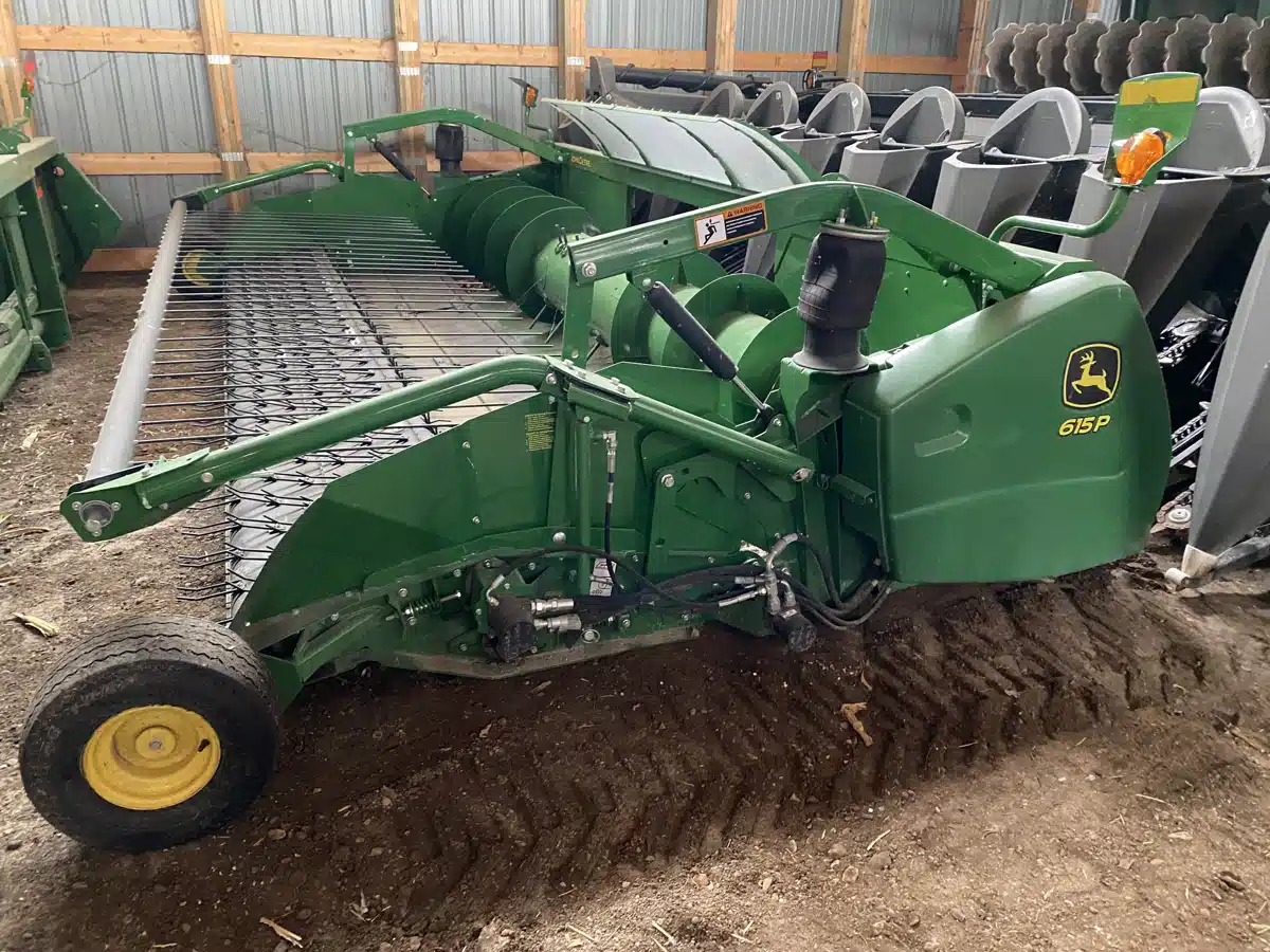 Gallery image 1 for Used 2018 John Deere 615P Header - Draper