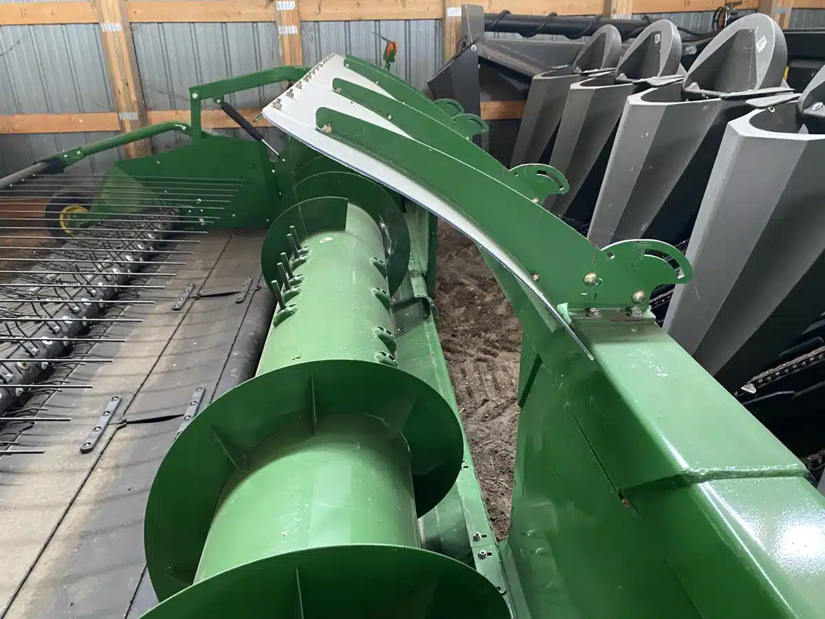 Gallery image 2 for Used 2018 John Deere 615P Header - Draper