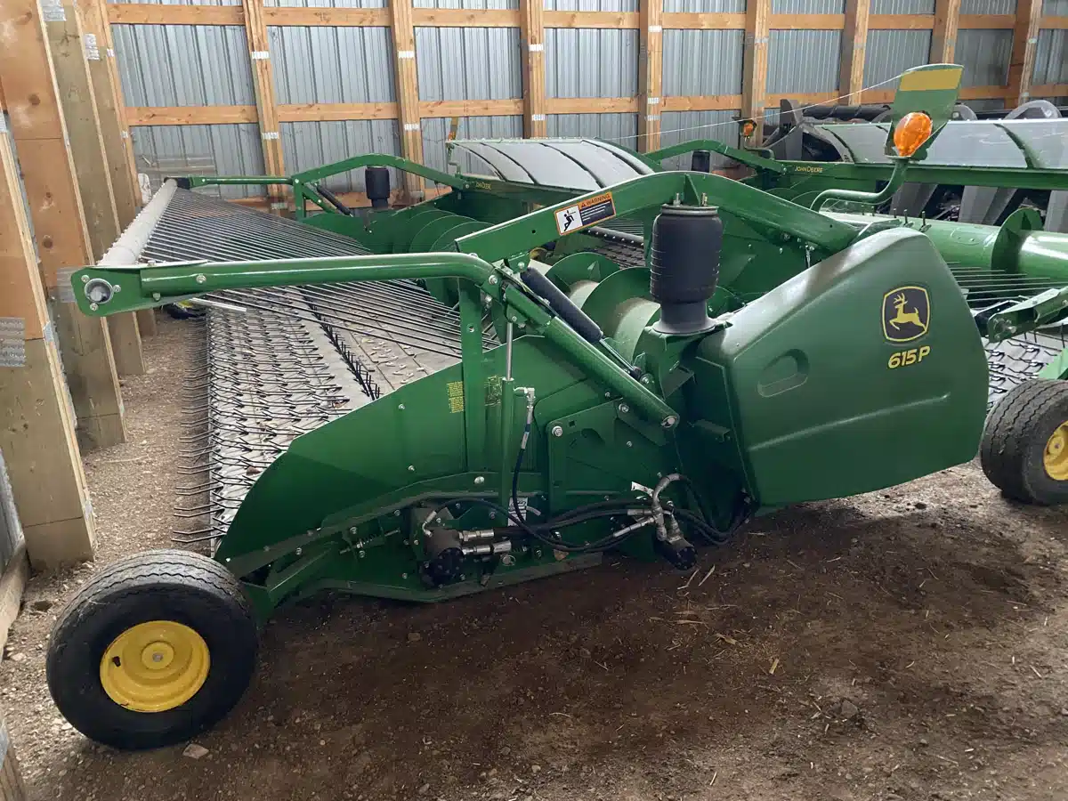 Gallery image 1 for Used 2018 John Deere 615P Header - Draper