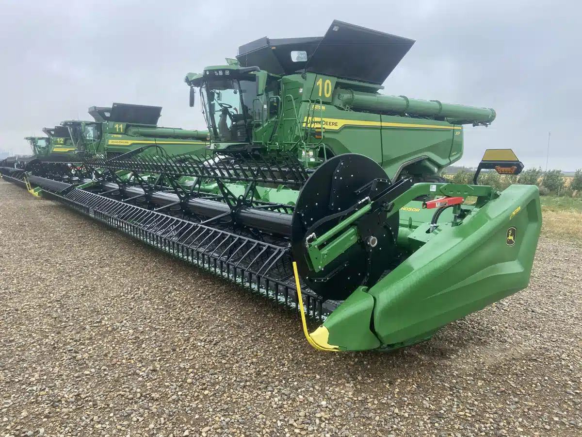 Gallery image 1 for Used 2024 John Deere HD50R Header - Draper