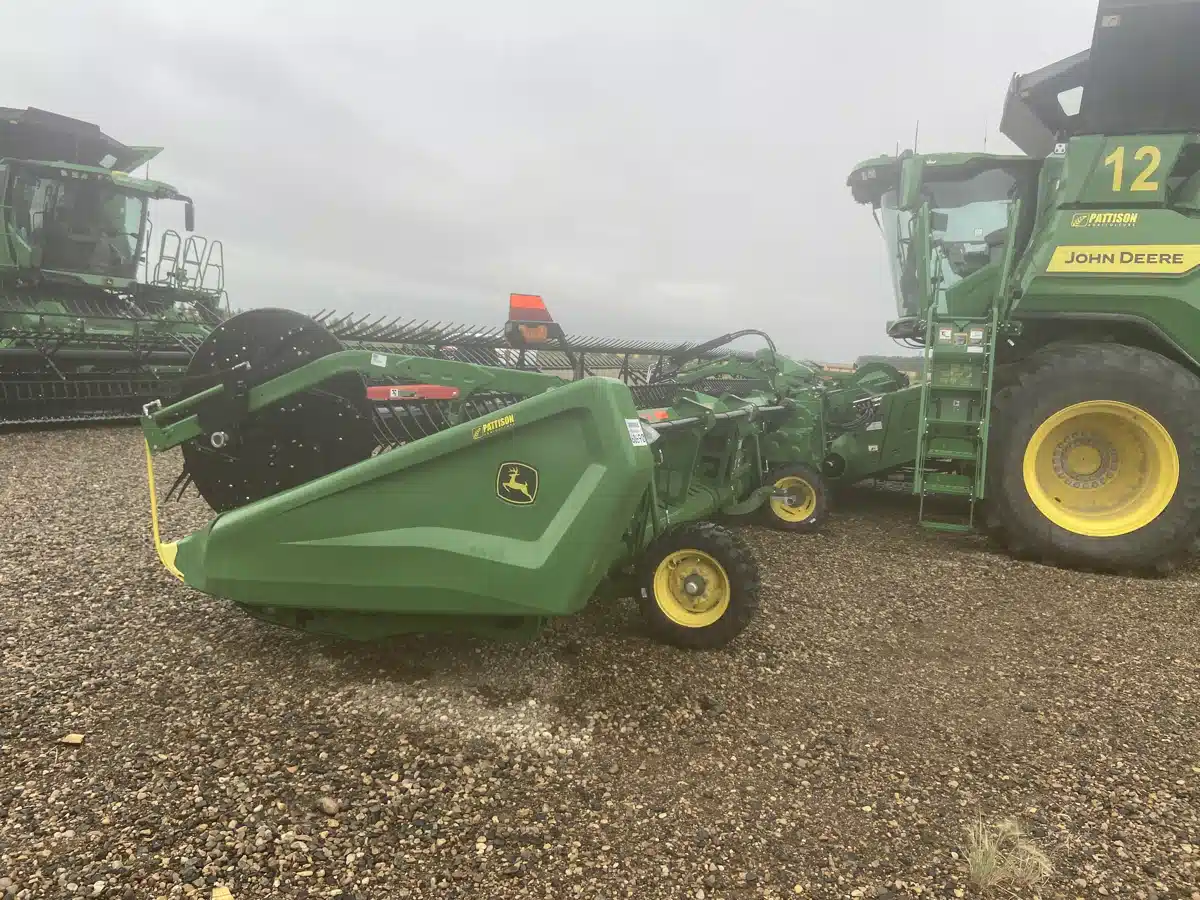 Gallery image 2 for Used 2024 John Deere HD50R Header - Draper