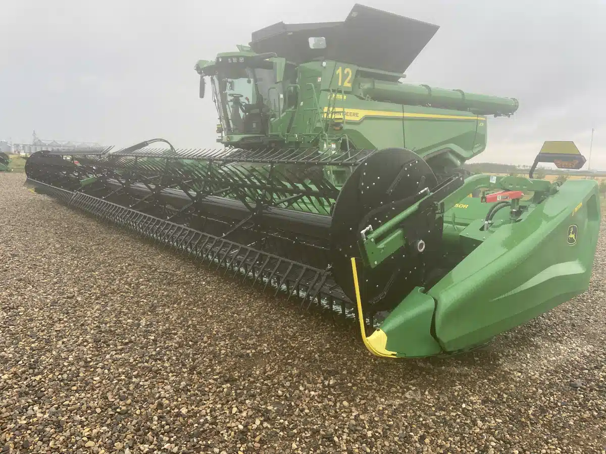 Gallery image 1 for Used 2024 John Deere HD50R Header - Draper