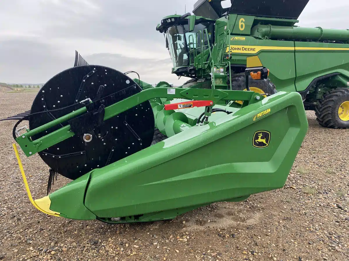 Gallery image 1 for Used 2024 John Deere HD50R Header - Draper