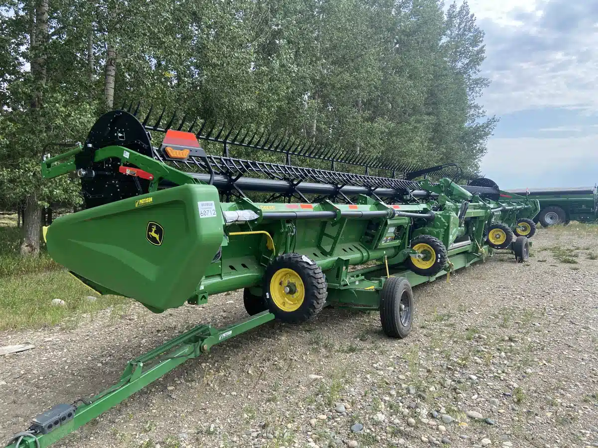 Gallery image 2 for Used 2024 John Deere HD50R Header - Draper