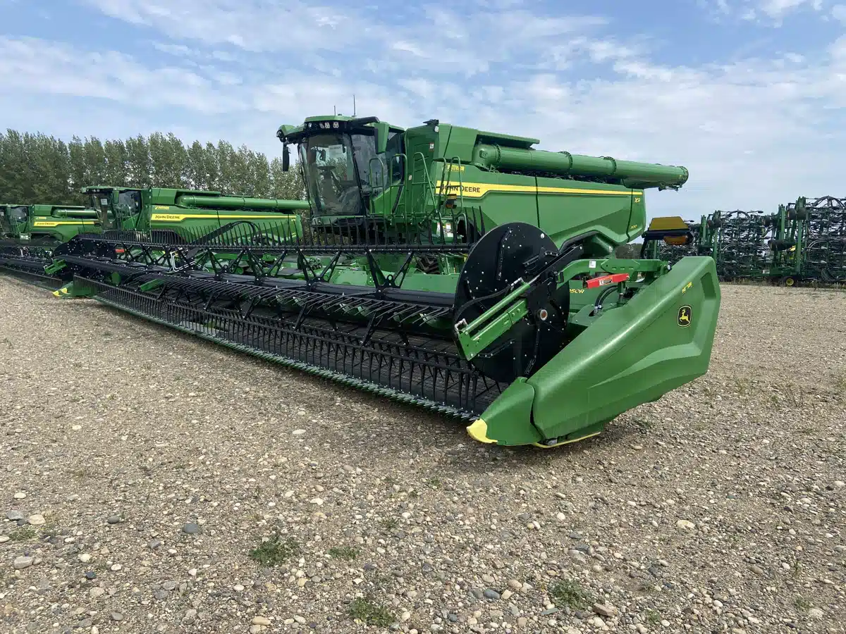 Gallery image 2 for 2024 John Deere HD50R Header - Draper