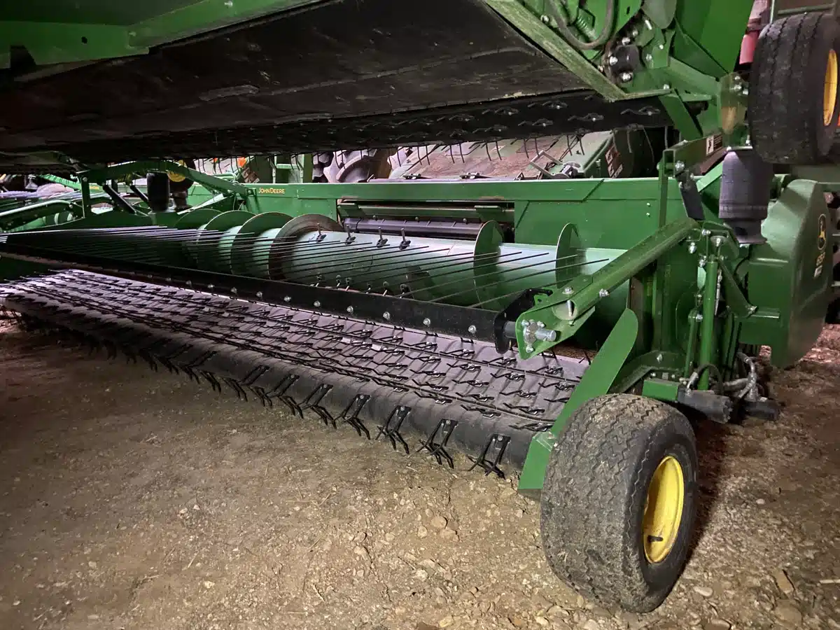 Gallery image 2 for Used 2018 John Deere 615P Header - Draper
