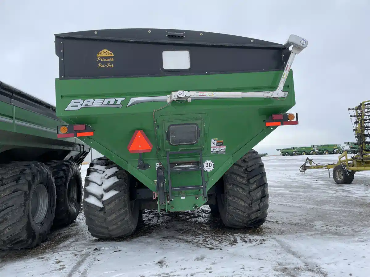 Gallery image 2 for Used 2024 Brent 1598 RH Green Grain Cart