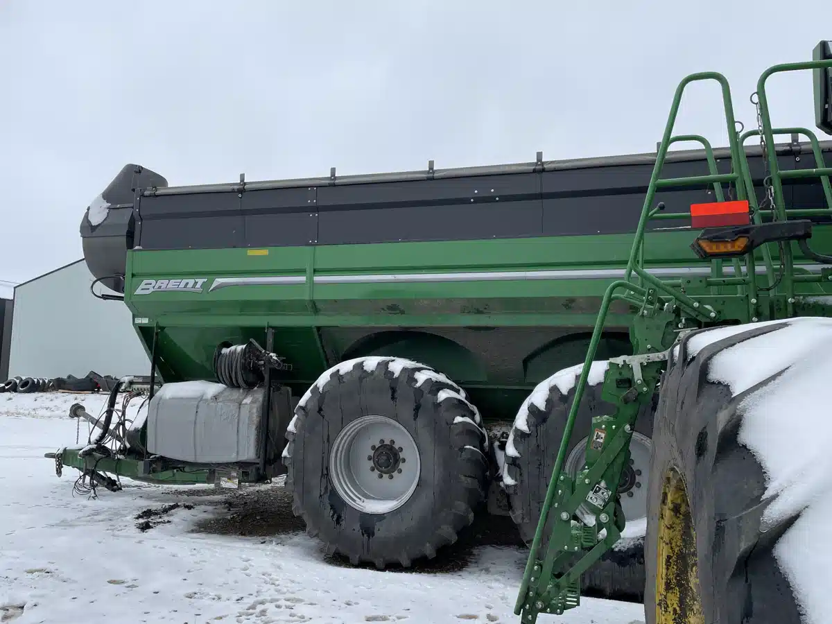 Gallery image 2 for 2024 Brent 1598 RH Green Grain Cart