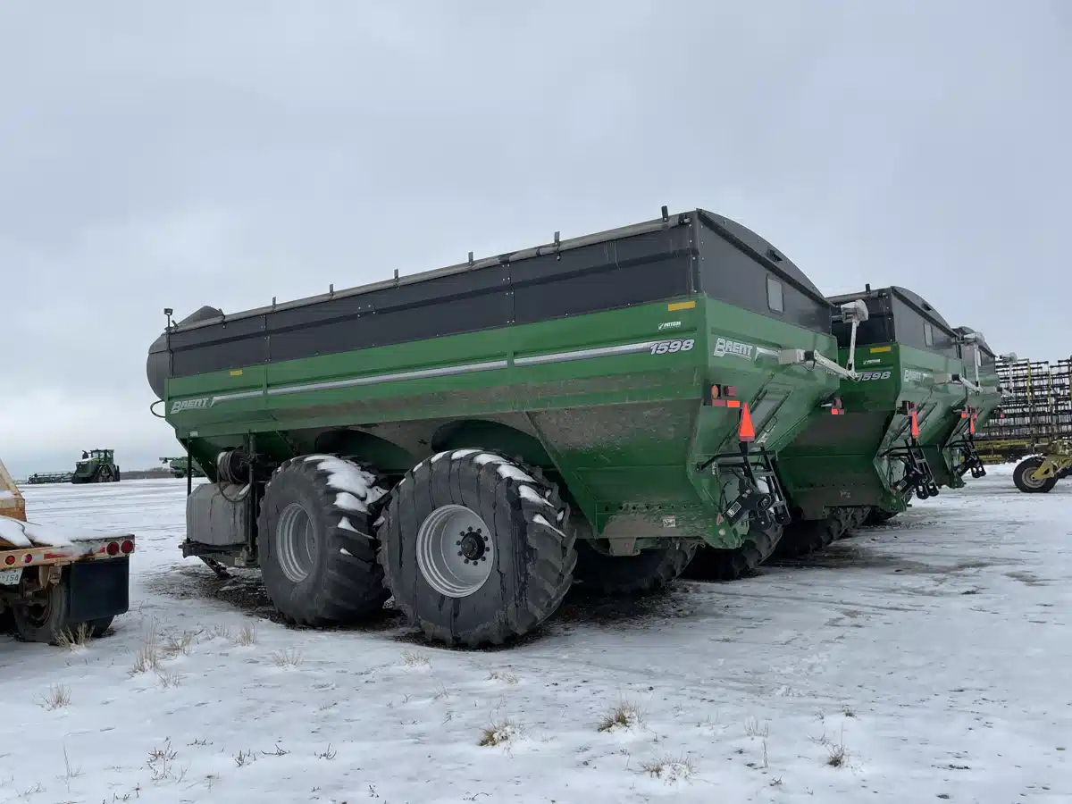 Gallery image 1 for 2024 Brent 1598 RH GREEN Grain Cart
