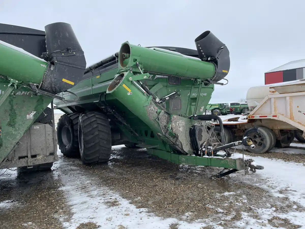 Gallery image 1 for Used 2024 Brent 1598 RH GREEN Grain Cart