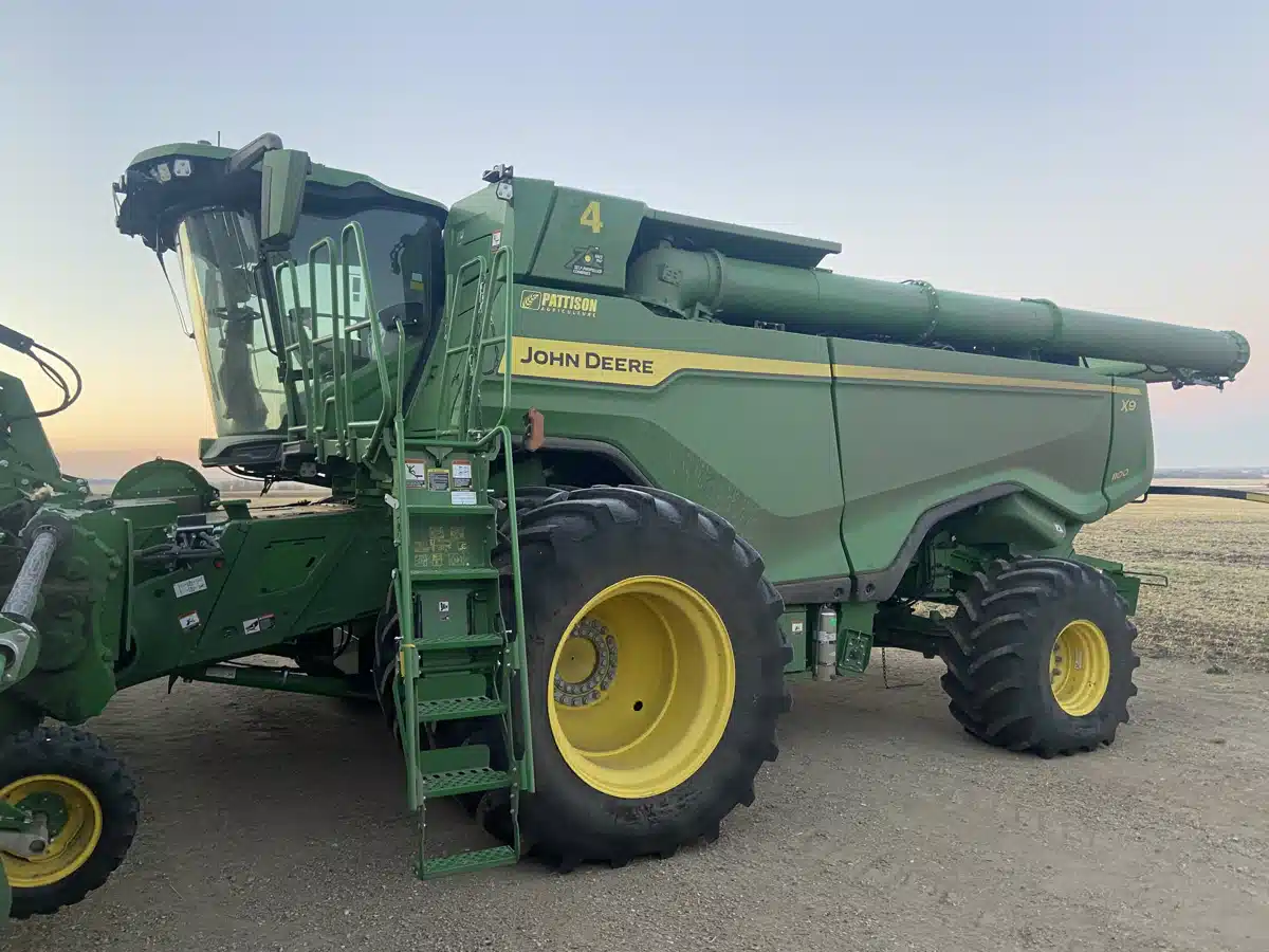 Gallery image 1 for Used 2022 John Deere X9 1100 Combine