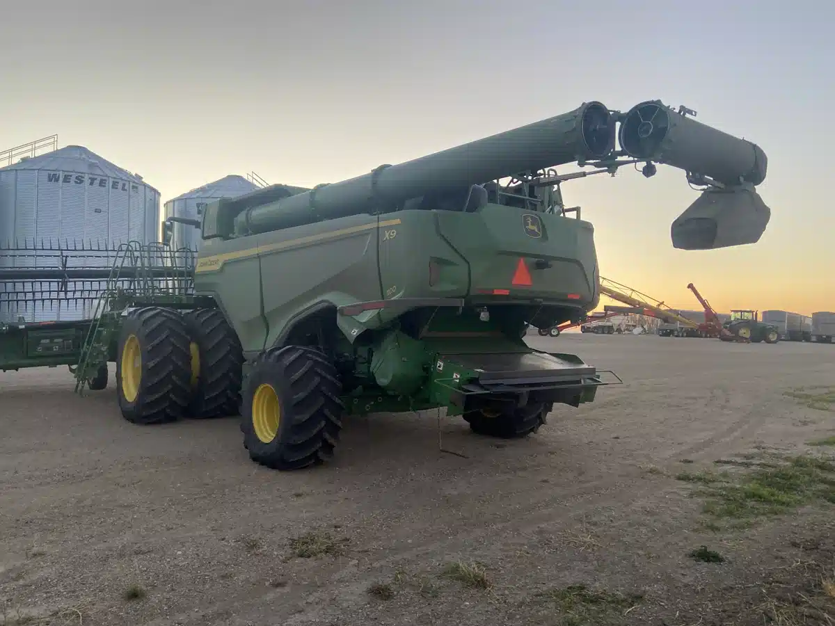 Gallery image 2 for Used 2022 John Deere X9 1100 Combine