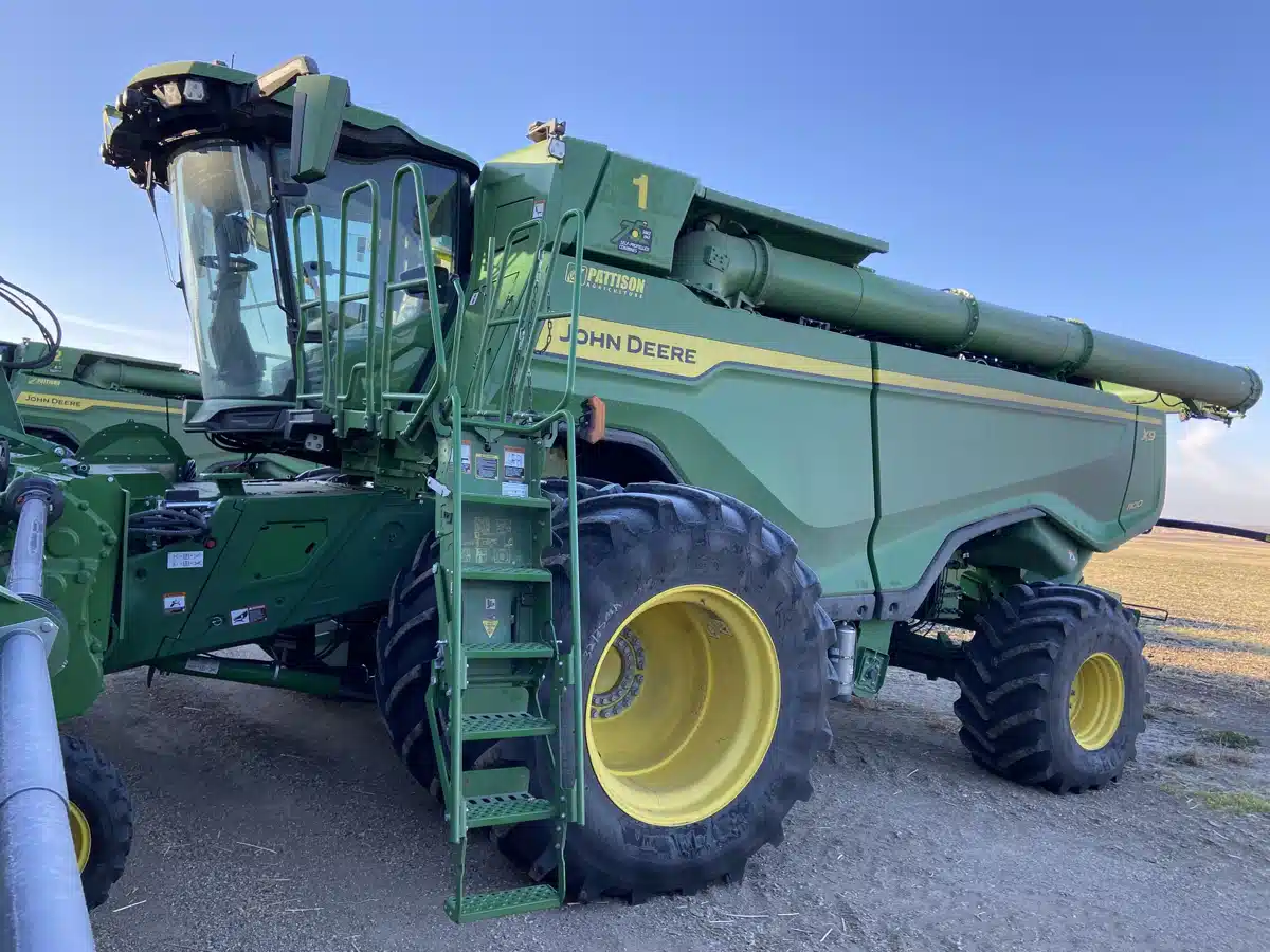 Gallery image 1 for Used 2022 John Deere X9 1100 Combine