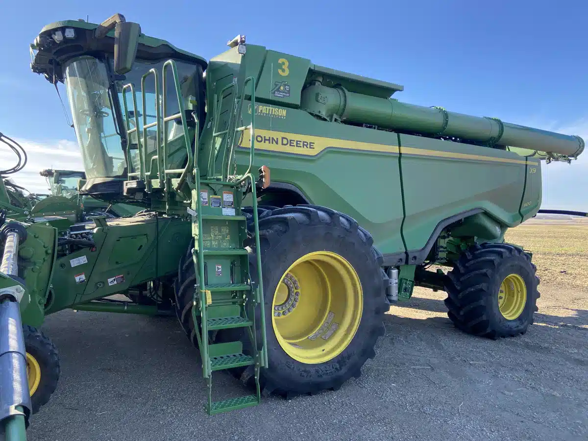 Gallery image 1 for Used 2022 John Deere X9 1100 Combine