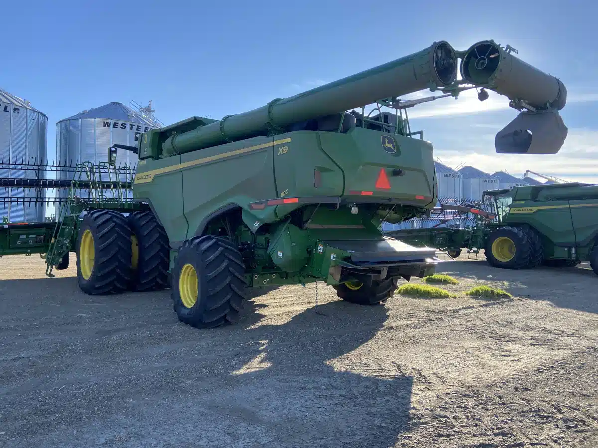 Gallery image 2 for Used 2022 John Deere X9 1100 Combine