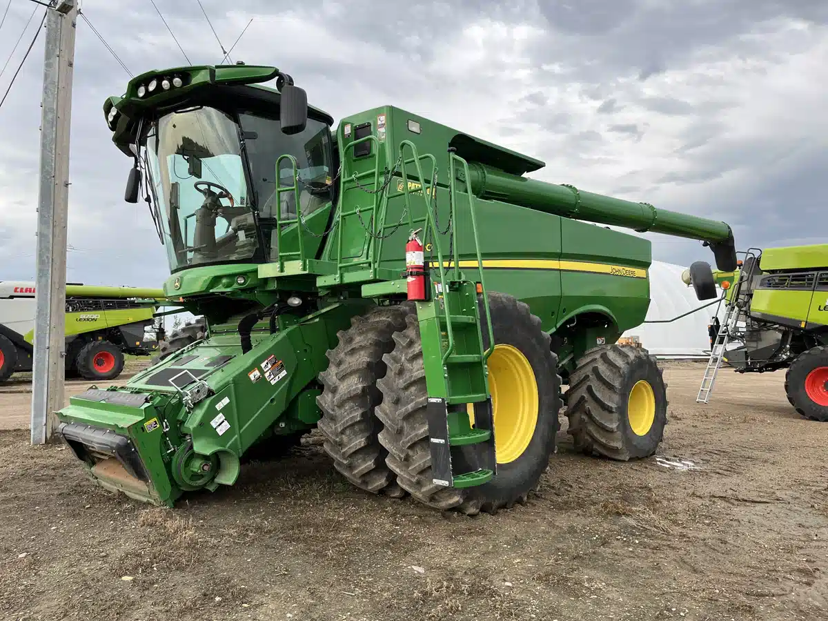 Gallery image 1 for Used 2021 John Deere S790 Combine
