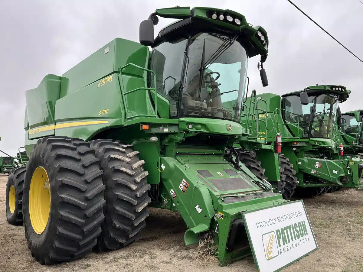 Gallery image 1 for Used 2021 John Deere S790 Combine