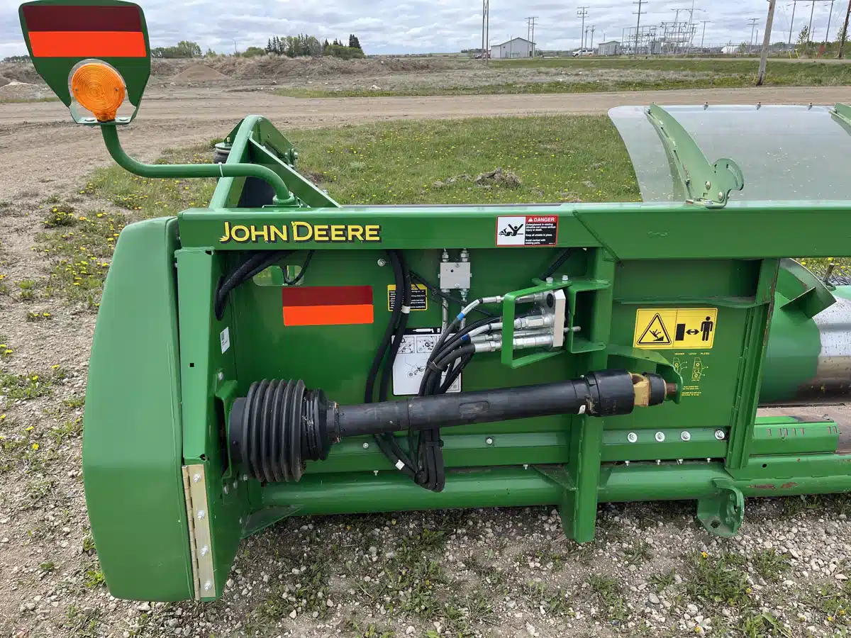 Gallery image 2 for Used 2018 John Deere 615P Header - Draper