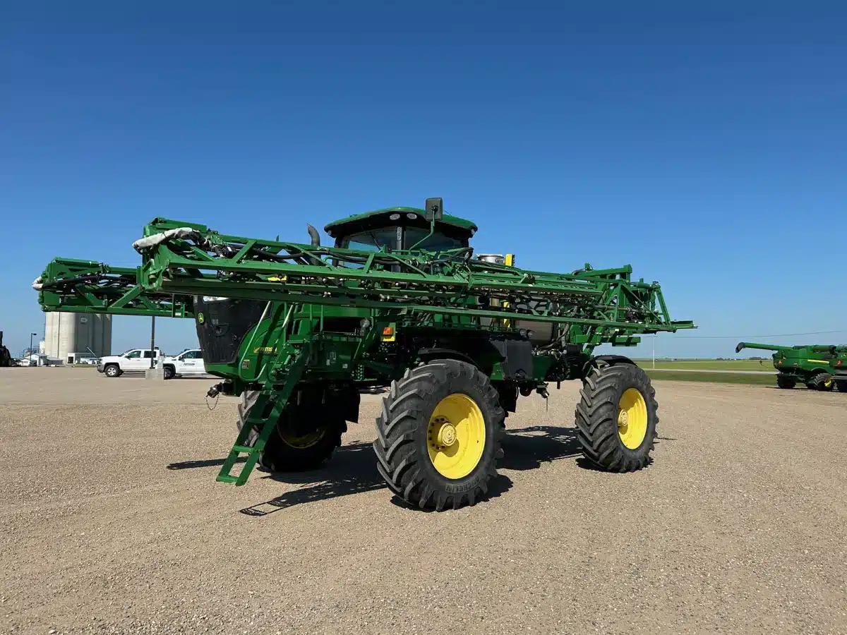 Gallery image 1 for Used 2015 John Deere R4038 Sprayer - Self Propelled