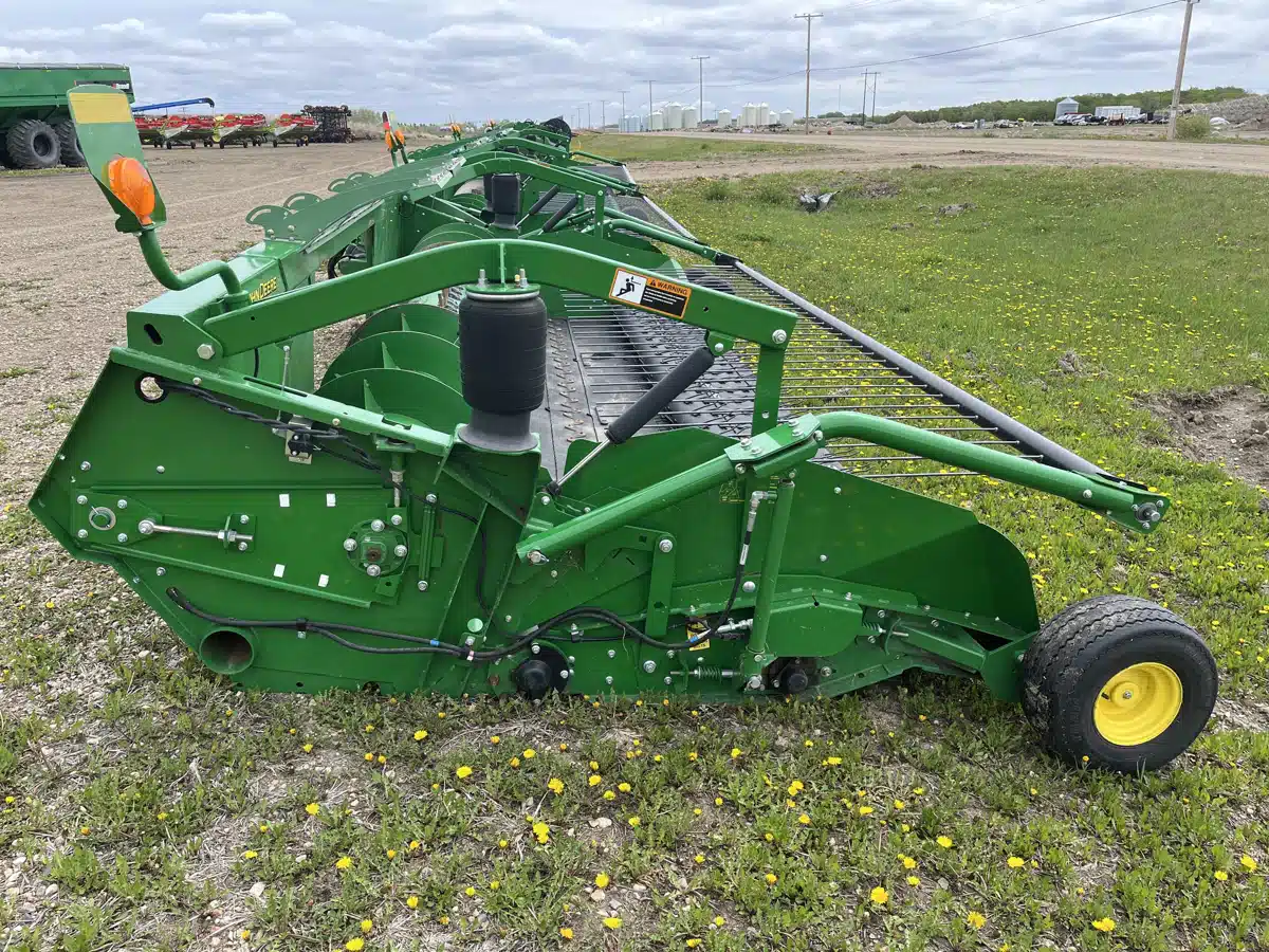 Gallery image 2 for Used 2018 John Deere 615P Header - Draper