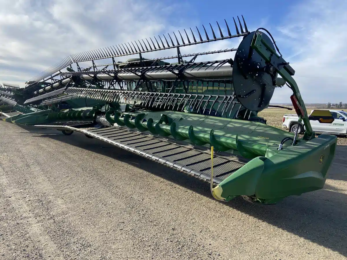 Gallery image 1 for Used 2023 John Deere HD50R Header - Draper