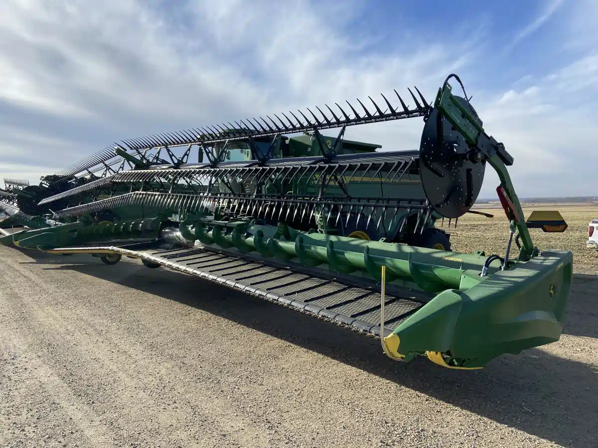 Gallery image 1 for Used 2022 John Deere HD50R Header - Draper