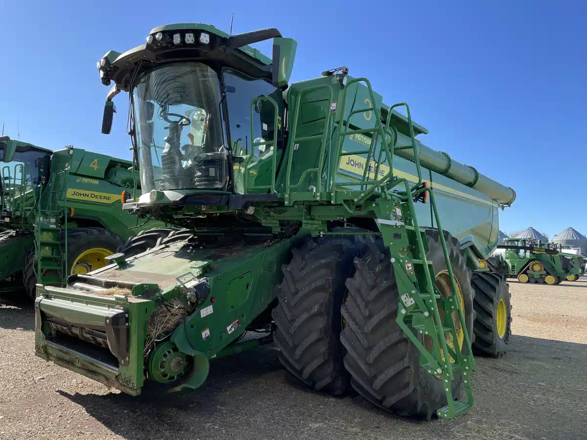 Gallery image 1 for 2023 John Deere X9 1000 Combine