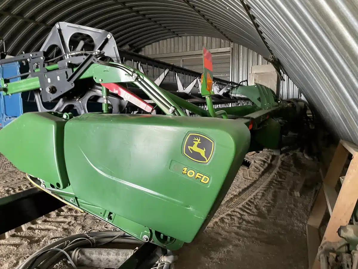 Gallery image 1 for Used 2015 John Deere 640FD Header - Draper