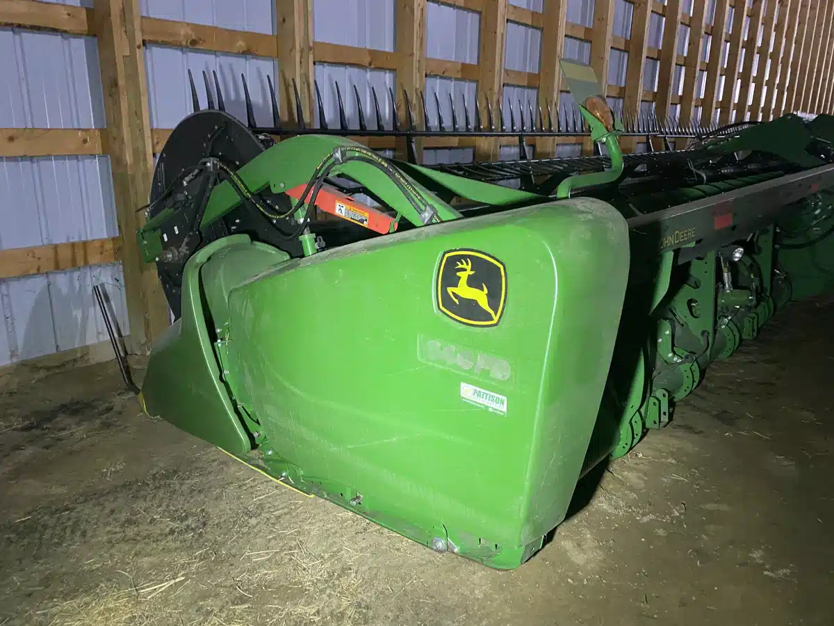 Gallery image 1 for Used 2018 John Deere 640FD Header - Draper