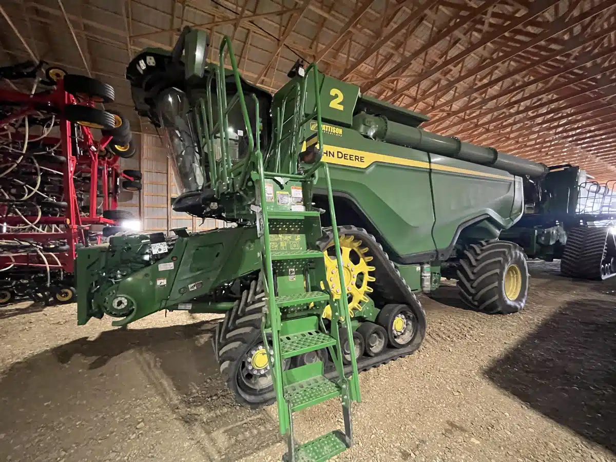 Gallery image 1 for Used 2024 John Deere X9 1100 Combine