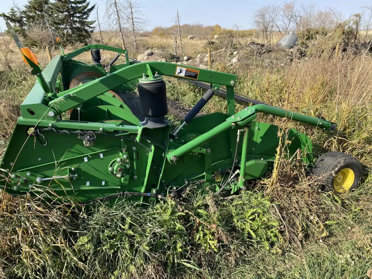 Gallery image 2 for Used 2014 John Deere 615P Header - Draper