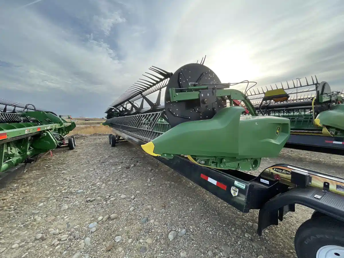 Gallery image 1 for Used 2022 John Deere RD40F Header - Flex