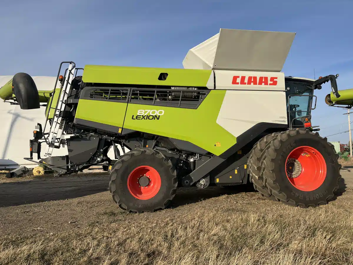 Gallery image 2 for Used 2024 CLAAS LEXION 8700 Combine