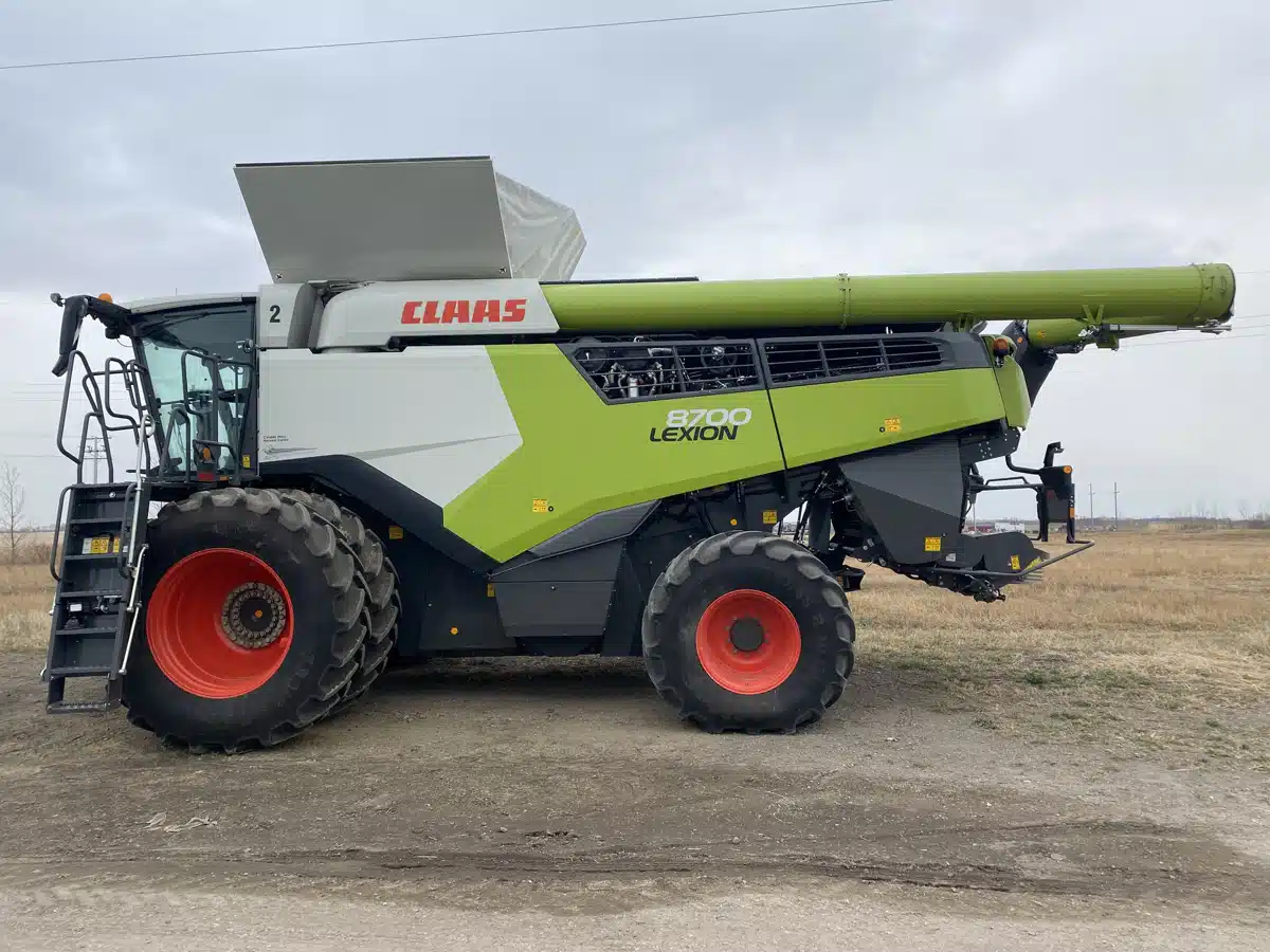 Gallery image 2 for Used 2024 CLAAS LEXION 8700 Combine
