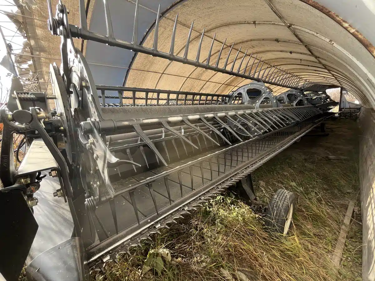 Gallery image 2 for Used 2016 MacDon FD75 Header - Flex Draper